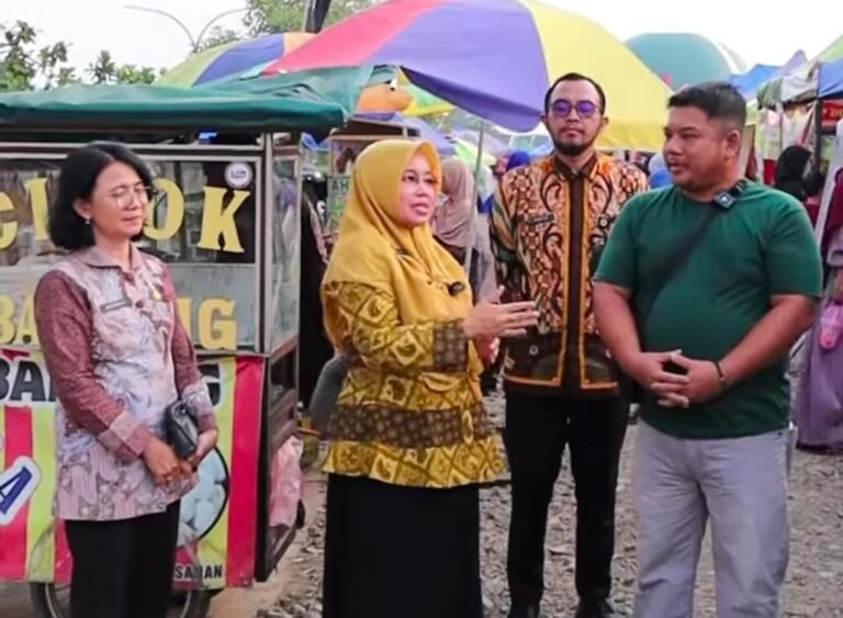 Giliran Pedangan Kompleks Metro dapat NIB Gratis dari DPMPTSP Cilegon