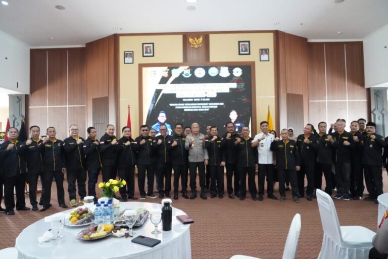 Pelantikan Pengurus DPC GRANAT Cilegon, Wali Kota Helldy Serukan Aksi Bersih Narkoba