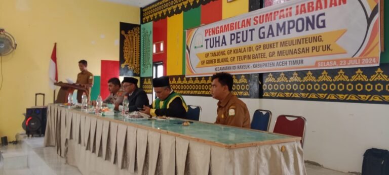 Sukses Camat Idi Rayeuk Lantik Sejumlah Tuha Peut Gampong