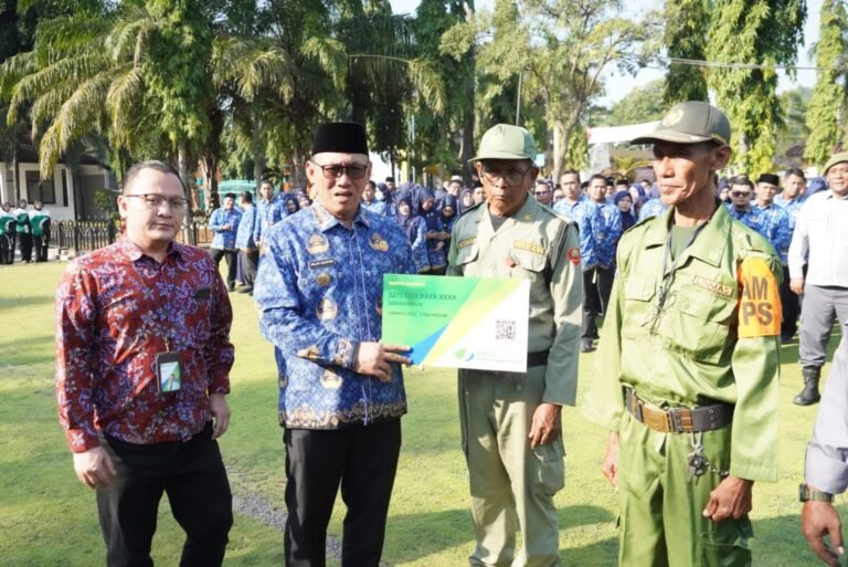 Peduli Linmas dan Atlet Popda, Pemkot Cilegon Berikan Perlindungan BPJS Ketenagakerjaan