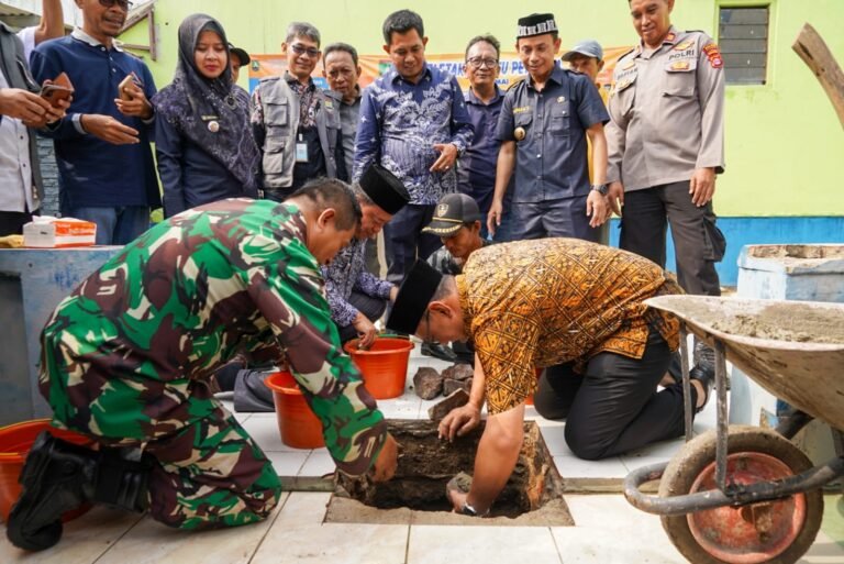 Wali Kota Helldy Resmikan Pembangunan Posyandu Ciwedus
