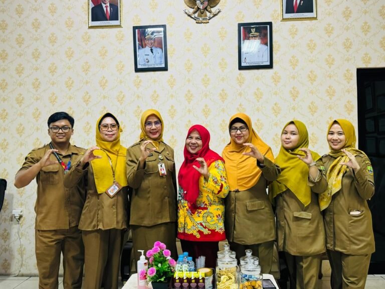 Kader Posyandu Cilegon, Siti Rogayati, Terima Penghargaan Nasional 2024