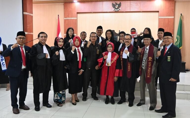 Tokoh Nasional Soegiharto Santoso Resmi Jadi Advokat PERATIN