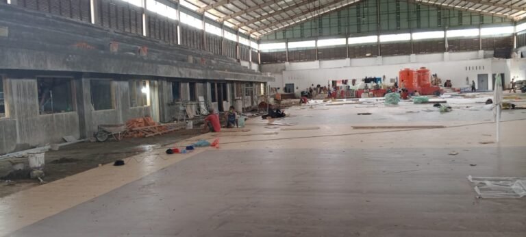 Diduga Pekerjaan Lapangan Sepak Takraw Diburu Terkesan Asal Jadi.