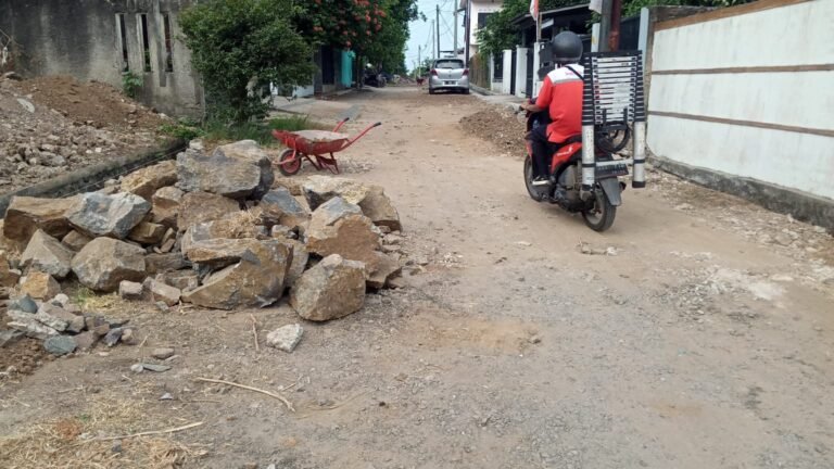 Proyek Drainase Jalan Semar di Cilegon: Kritik Warga Terhadap Kualitas dan Pengelolaan Proyek