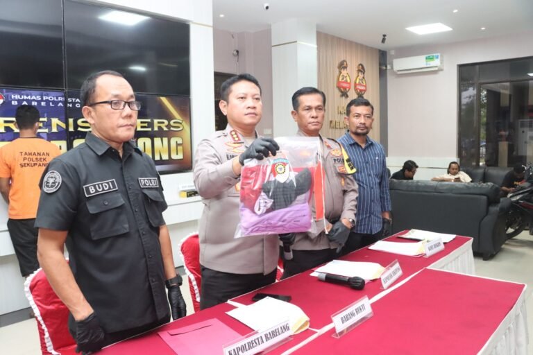 Kapolresta Barelang Gelar Konferensi Pers Ungkap Kasus Persetubuhan Terhadap Anak di Bawah Umur, Pelaku Ayah Tiri Korban*