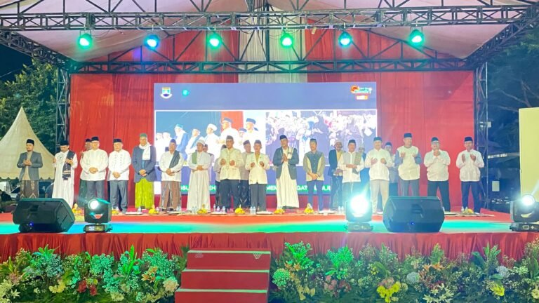 Peringatan Maulid Nabi Muhammad SAW, Ribuan Warga Padati Alun-Alun Kota Cilegon