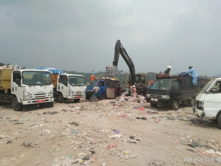 Kebakaran TPSA Bagendung Berhasil Dipadamkan, Helldy Apresiasi Kolaborasi Pemerintah dengan Industri