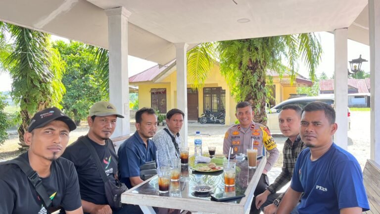 Kapolsek Peureulak Timur Terima Kunjungan Wartawan