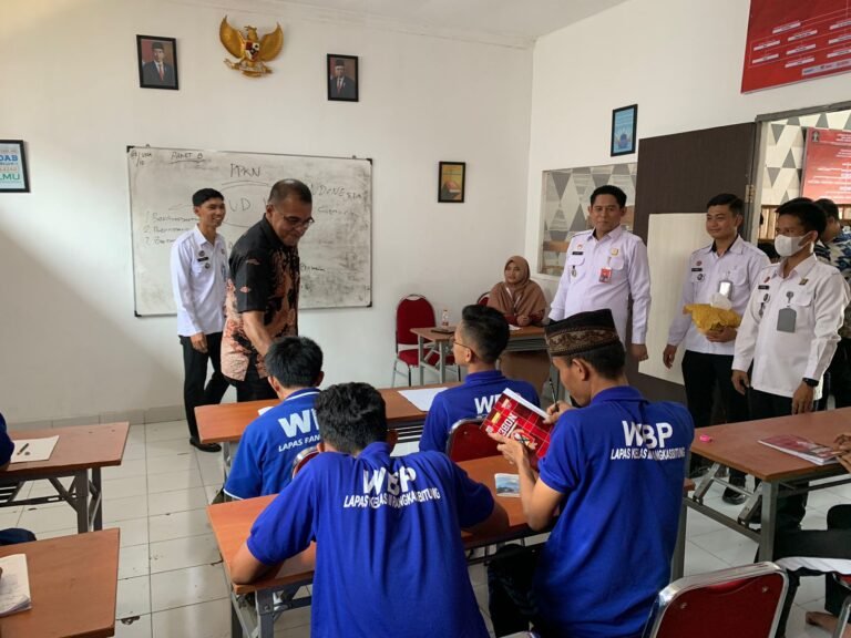 Perpustakaan Pancasila dan PKBM Lapas Rangkasbitung dikunjungi Kejari