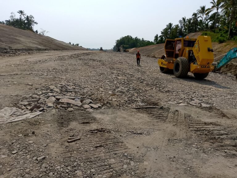 PT Sino Road and Bridge Group Kejar Target Progres Seksi Tiga Tol Cileles-Panimbang