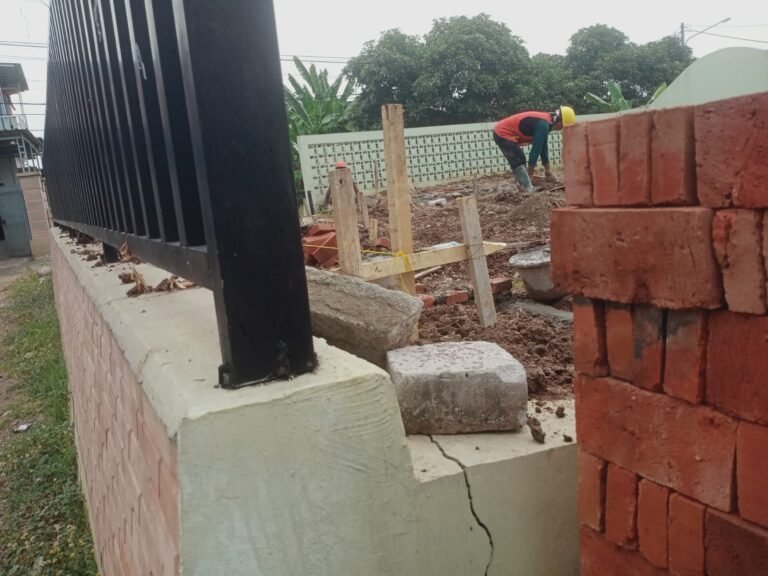 Proyek Ruang Terbuka Publik di Ketileng Cilegon Dikeluhkan Warga, Pertanyakan Kualitas Pekerjaan dan Pengawasan