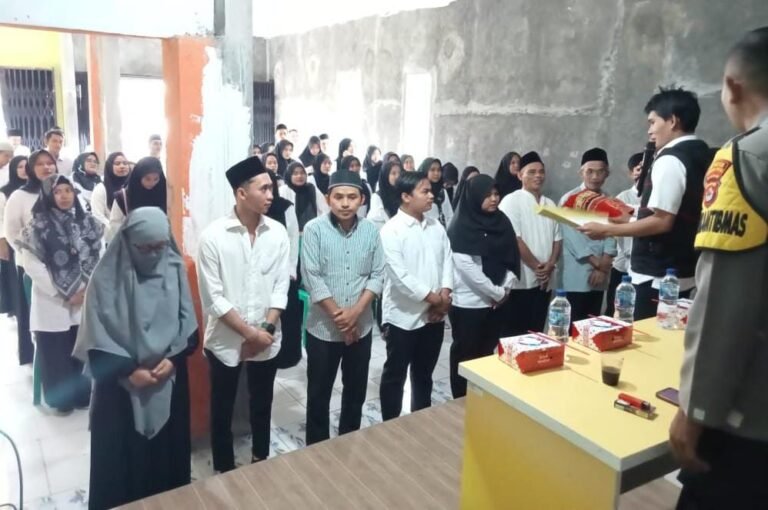 56 Anggota KPPS Desa Ujung Tebu Diambil Sumpah dan dilantik