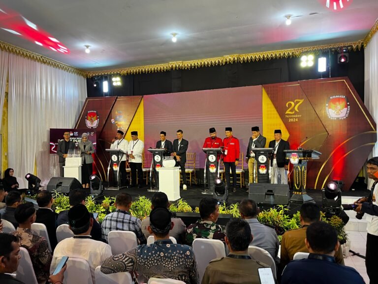 Empat Paslon Bupati Dan Wakil Bupati Ikuti Debat Publik Pilkada Kabupaten Aceh Timur 2024