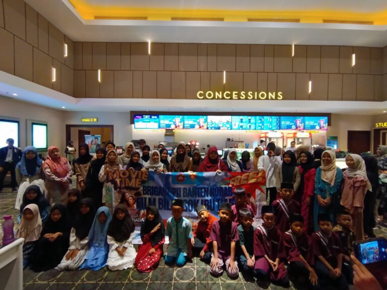 Nobar Gratis Film ‘Bila Esok Ibu Tiada’, Brigade PII Banten Ajak Pelajar dan Anak Yatim di Cilegon Rayakan Kebersamaan