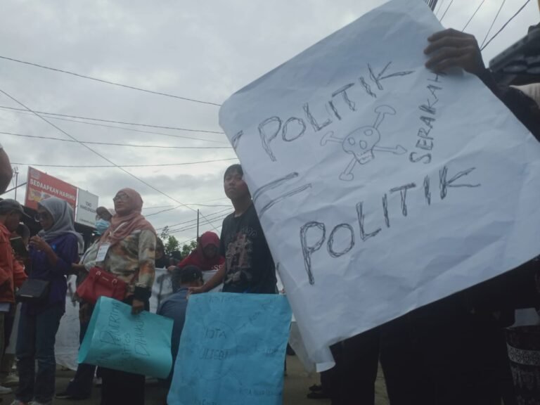 Ribuan Warga Cilegon Menuntut Tindakan Tegas Bawaslu Terkait Dugaan Money Politik dalam Pilkada Cilegon 2024