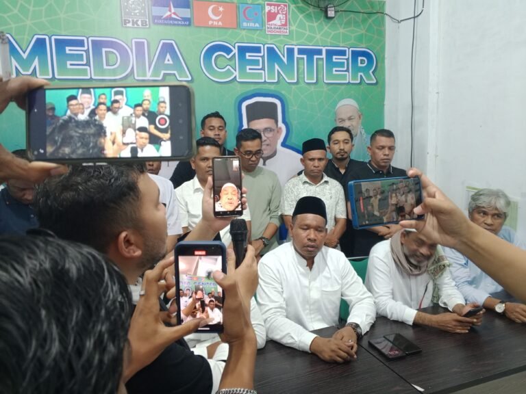 Ulama kharismatik Aceh Abu Paya Pasi Ucapan Selamat Kepada H.Sulaiman Dan Abdul Hamid