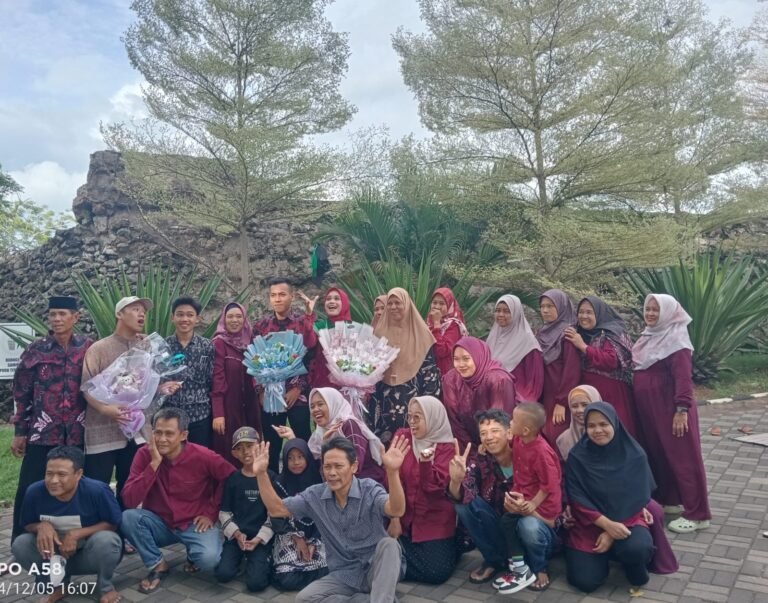 Sifa Aini Meraih Gelar S1 Pendidikan Agama Islam Wisudawan Terbaik di Universitas STIT Al-Khairiyah