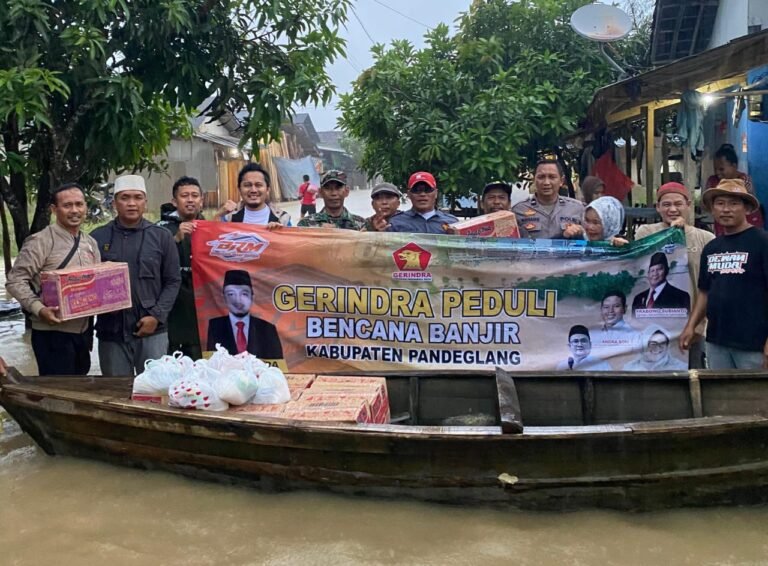 Anggota DPRD Banten, Kader Presiden RI Prabowo Subianto Salurkan Baksos Kepada Korban Banjir di Pandeglang