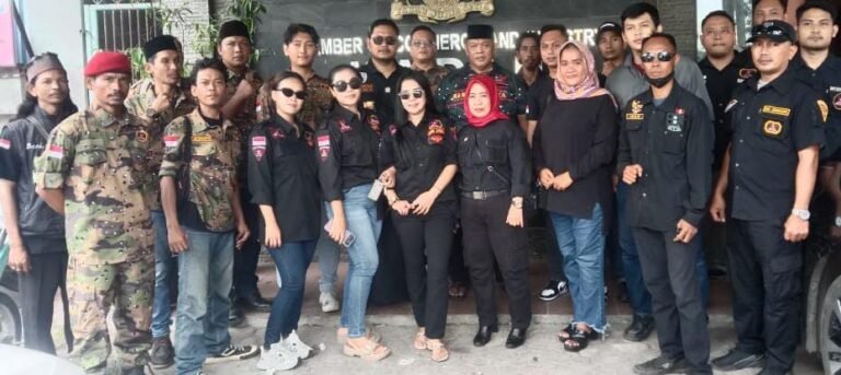GRIB DPC Kota Cilegon: Aksi Sosial Membagikan Ratusan Nasi Bungkus dan Donasi untuk Warga yang Membutuhkan