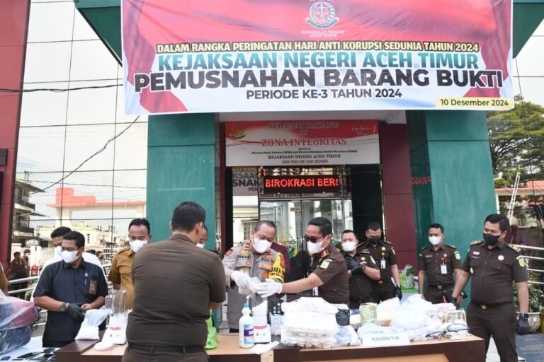 Wakapolres Aceh Timur Hadiri Pemusnahan Barang Bukti di Kejaksaan Negeri Aceh Timur