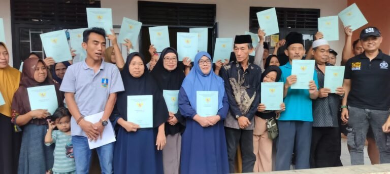 Sertipikat PTSL Dibagikan, Warga Desa Ujung Tebu Harapkan Program Ini Berkelanjutan