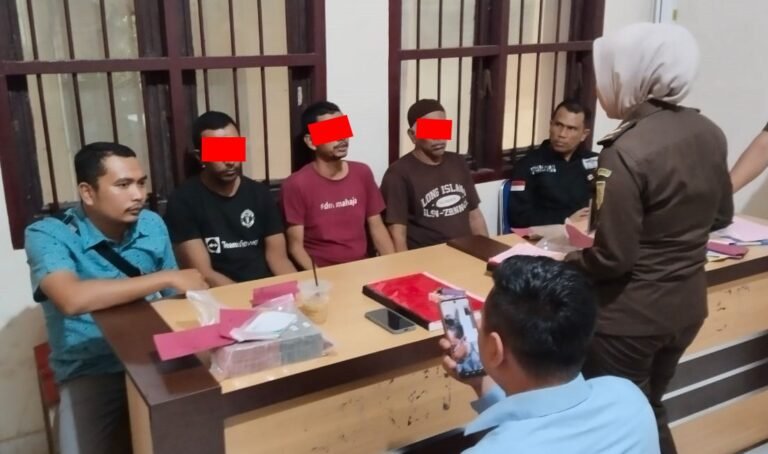 Polres Aceh Timur Limpahkan Tiga Tersangka Penyelundupan Rohingya ke Kejari Aceh Timur