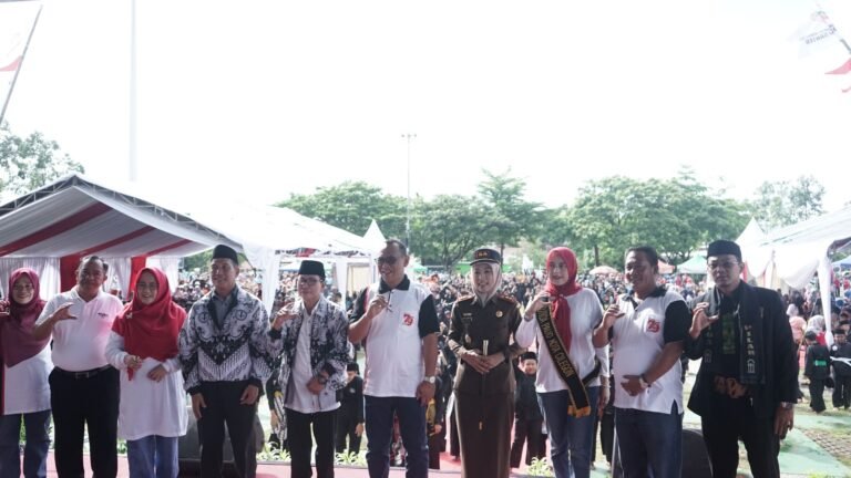 Tiga Pilar Silat Jadi Sorotan di HUT PGRI ke-79 Kota Cilegon