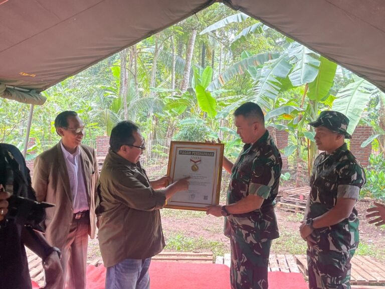 Insan Pers Sematkan Brigjend Fierman SA Sebagai Nama Pagar di Taman Firdaus