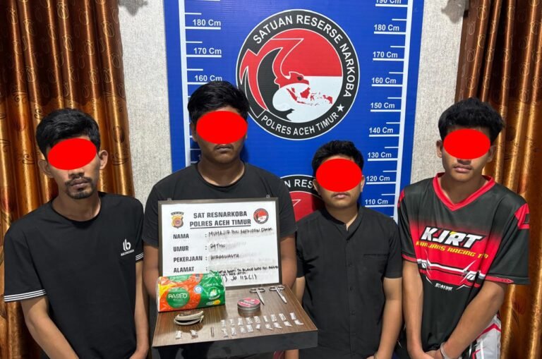 Gerebek Rumah Warga, Polsek Ranto Peureulak Amankan Empat Pemuda dan 20 Paket Narkotika Jenis Sabu