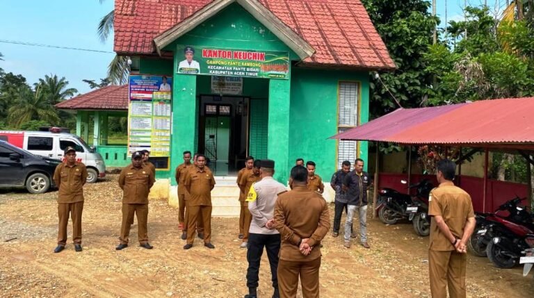Kapolsek Pantee Bidari Apel Pagi Di Kantor Geuchik Pante Rambong