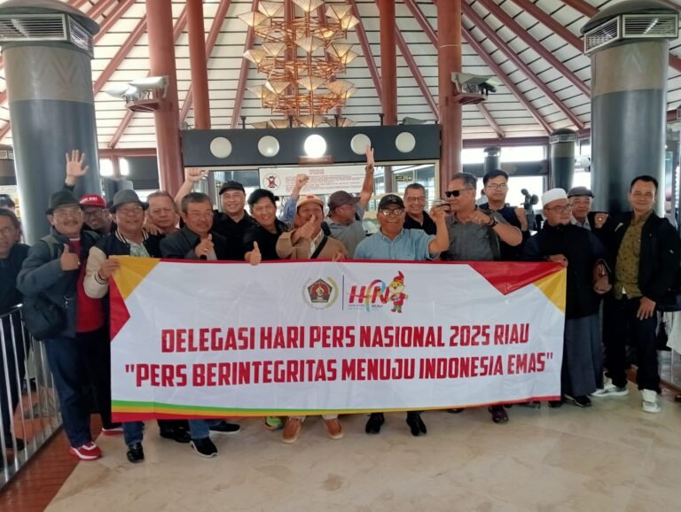 Rombongan Pengurus PWI Pusat dan Tokoh Pers Nasional Tiba di HPN 2025 Riau