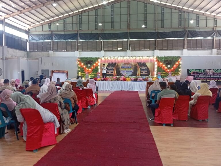 TK Bungoeng Jumpa Idi Rayeuk Sukses Gelar Wisuda Dan Pentas Seni.