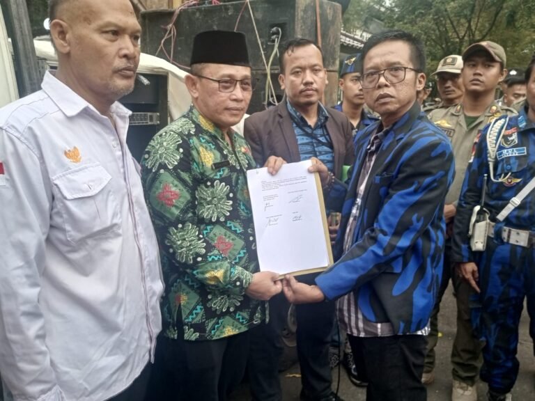 Ormas Badak Banten DPD Lebak Geruduk Pemkab Lebak, Dianggap Tak Ada Solusi Terkait Lapangan Pekerjaan
