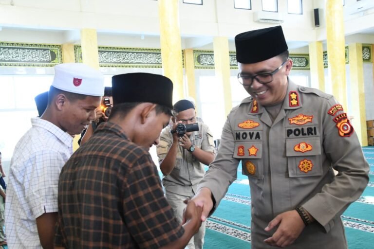 Indahnya Ramadhan, Kapolres Aceh Timur Berbagi Kebahagiaan Dengan Anak Yatim
