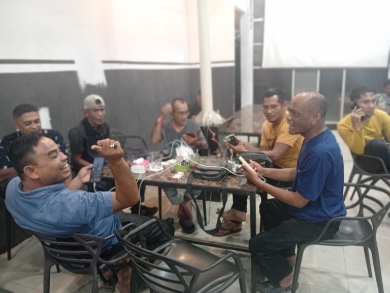Jalin Kemitraan Geuchik Adam dan Wartawan Ngopi Santai.