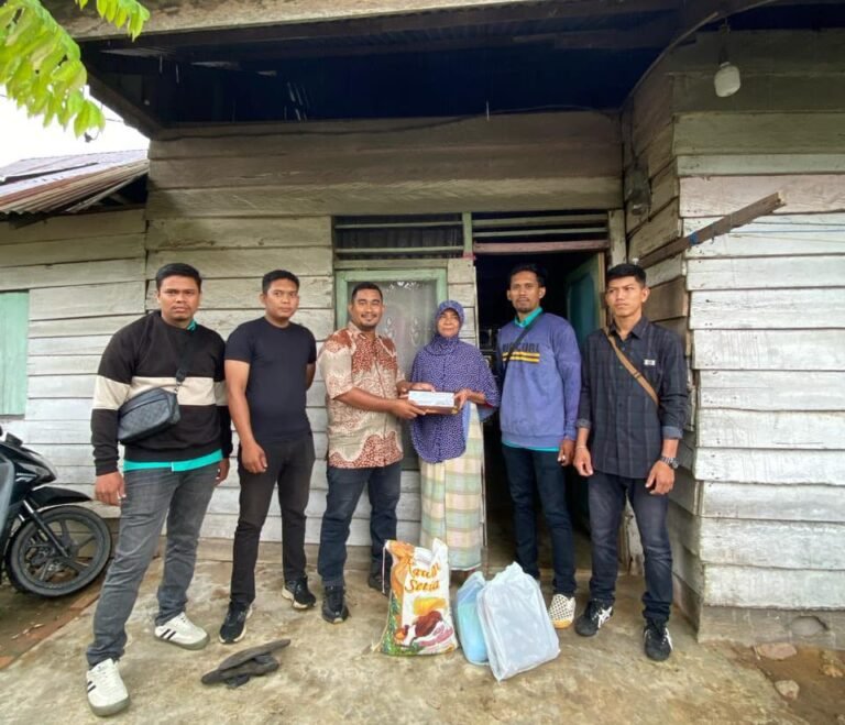PT Mandala cabang Idi Rayeuk Kembali Salurkan Bantuan Jumat Berkah Kepada Keluarga Kurang Mampu di Dua Kecamatan.