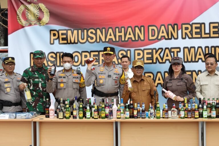 Polda Banten Musnahkan 22.524 Miras Hasil Ops Pekat Maung 2025 