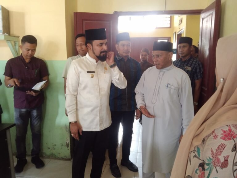 Bupati Aceh Timur Minta Sekretariat Daerah Serahkan Data ASN yang Tidak Masuk Kerja
