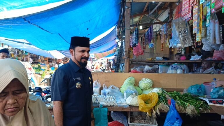 Jelang Lebaran, Bupati A- Farlaky Pastikan Harga Bahan Pokok Stabil & BBM Tepat Takaran