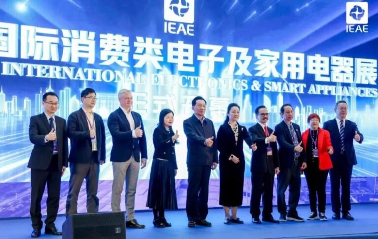 APTIKNAS Meriahkan Pameran Internasional Shenzhen IEAE 2025