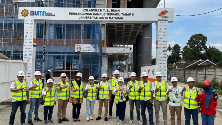 Krakatau Steel Salurkan Bantuan TJSL untuk Pendidikan, Dukung Pembangunan Universitas Widya Mataram