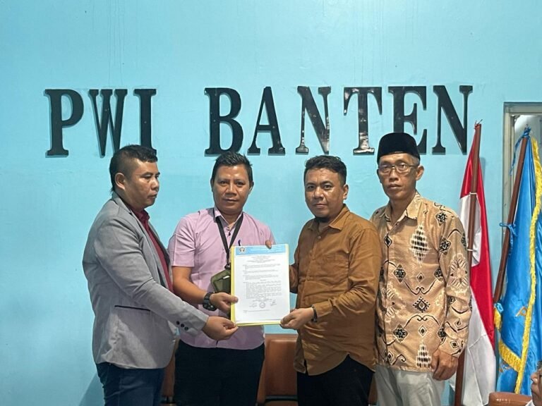 PWI Banten Gelar Halal Bihalal dan Pengukuhan LKBH PWI Banten
