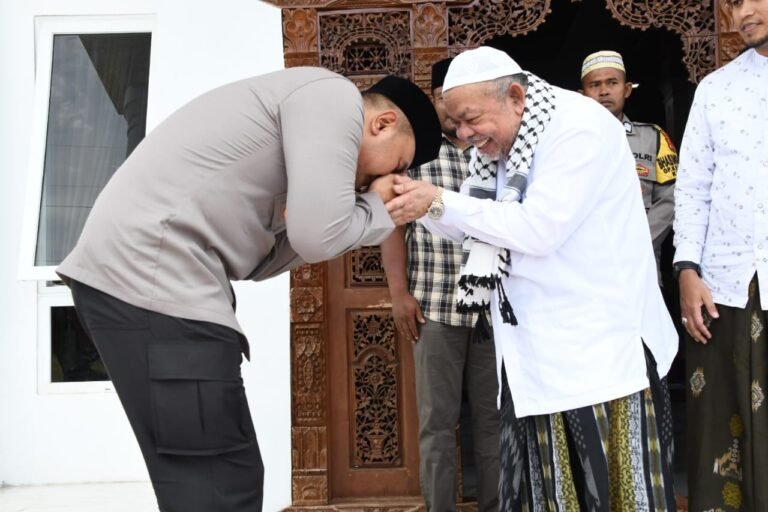 Kapolres Aceh Timur Yang Baru Mengawali Tugasnya Dengan Silaturrahmi Abu Paya Pasi