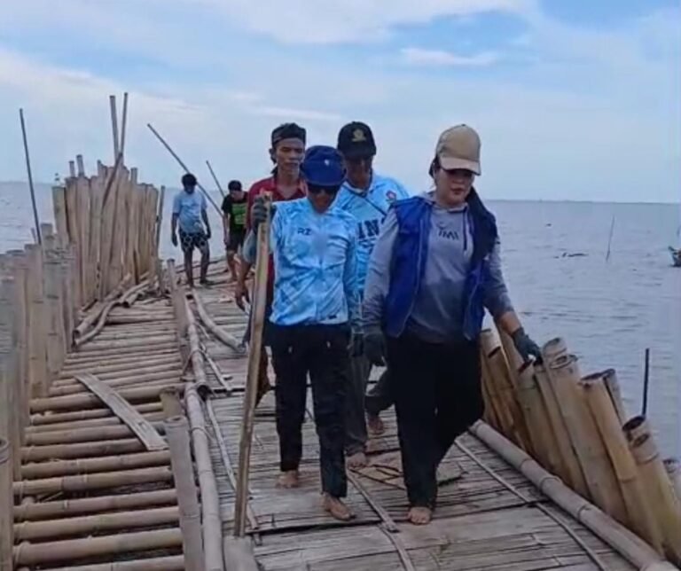HNSI Cilegon Ikuti Aksi Solidaritas Cabut Pagar Laut di Kabupaten Tangerang