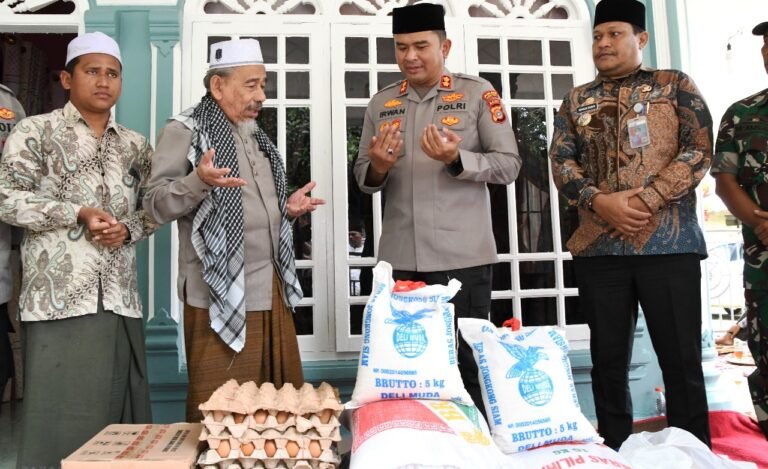 Sowan Pimpinan Dayah Almaimanah, Kapolres Aceh Timur Dapat Petuah dan Do’a dari Abu Keude Dua