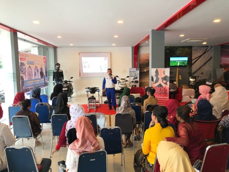 Honda Ajak Perempuan Batam Lebih Peduli Keselamatan Berkendara Lewat Simulasi Interaktif