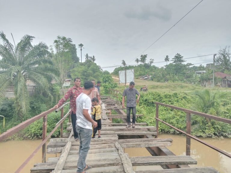 Kondisi Jembatan Penghubung Dua Desa Bantayan Timu, Keude Dua Sangat Memprihatinkan