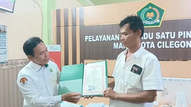 MAN 2 Cilegon Akhirnya Serahkan Ijazah Milik Anak Pedagang Pasar Kranggot yang Nunggak Bayaran, Pengambilan Didampingi Wartawan PWI