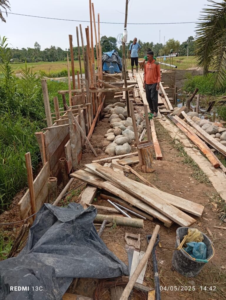Merasa Diabaikan Pemerintah, Eks Kombatan GAM Bangun Jembatan dengan Uang Pribadi